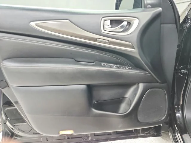Used 2020 Black INFINITI LUXE image 37