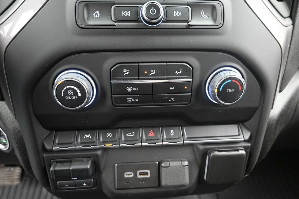 Used 2023 White Chevrolet Custom image 20