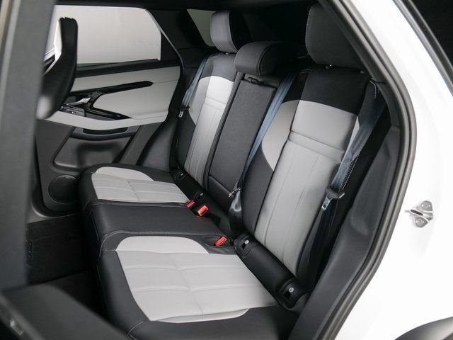 New 2026 Fuji White Land Rover Hoxton Edition image 5