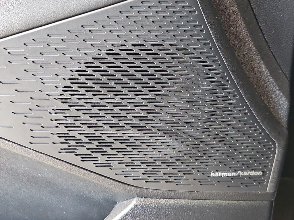 Used 2023 Abyss Black Pearl Hyundai Limited image 12