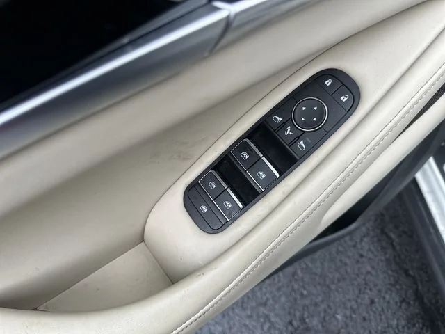 Certified Used 2023 White INFINITI PURE image 17