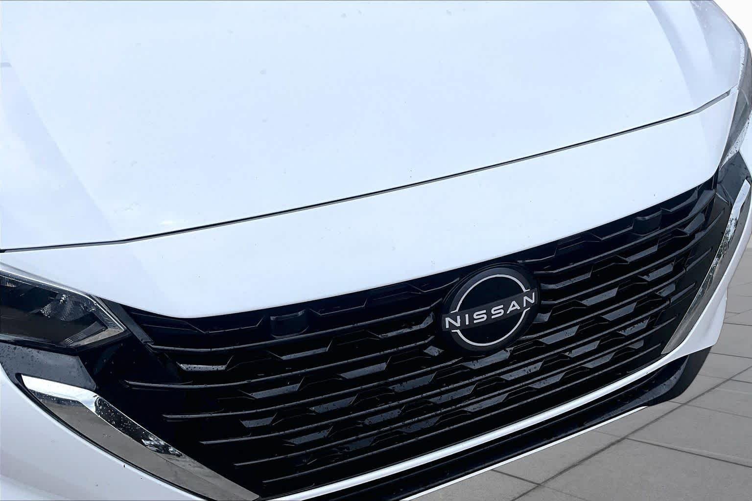 Used 2025 Fresh Powder Nissan SV image 27