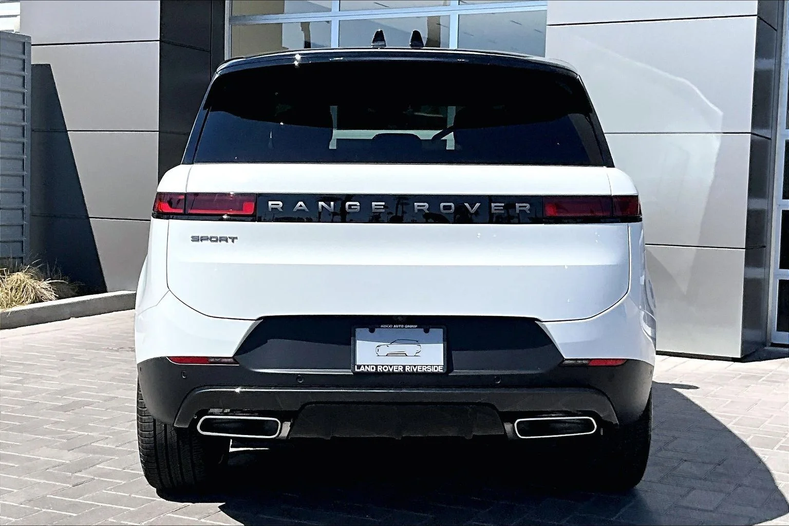 New 2026 Fuji White Land Rover SE image 4