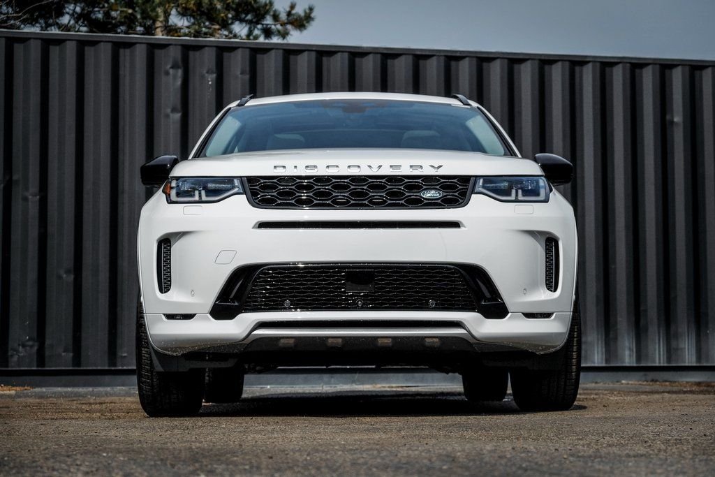 Certified Used 2025 Fuji White Land Rover S image 4