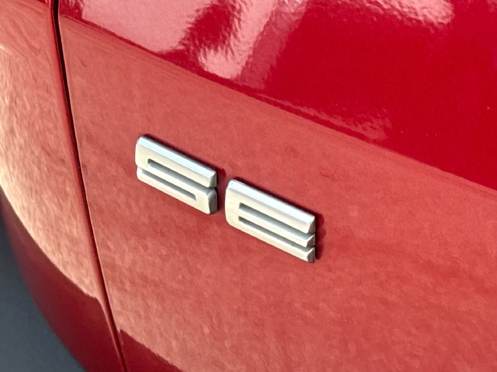 Used 2022 Red Ford SE image 8
