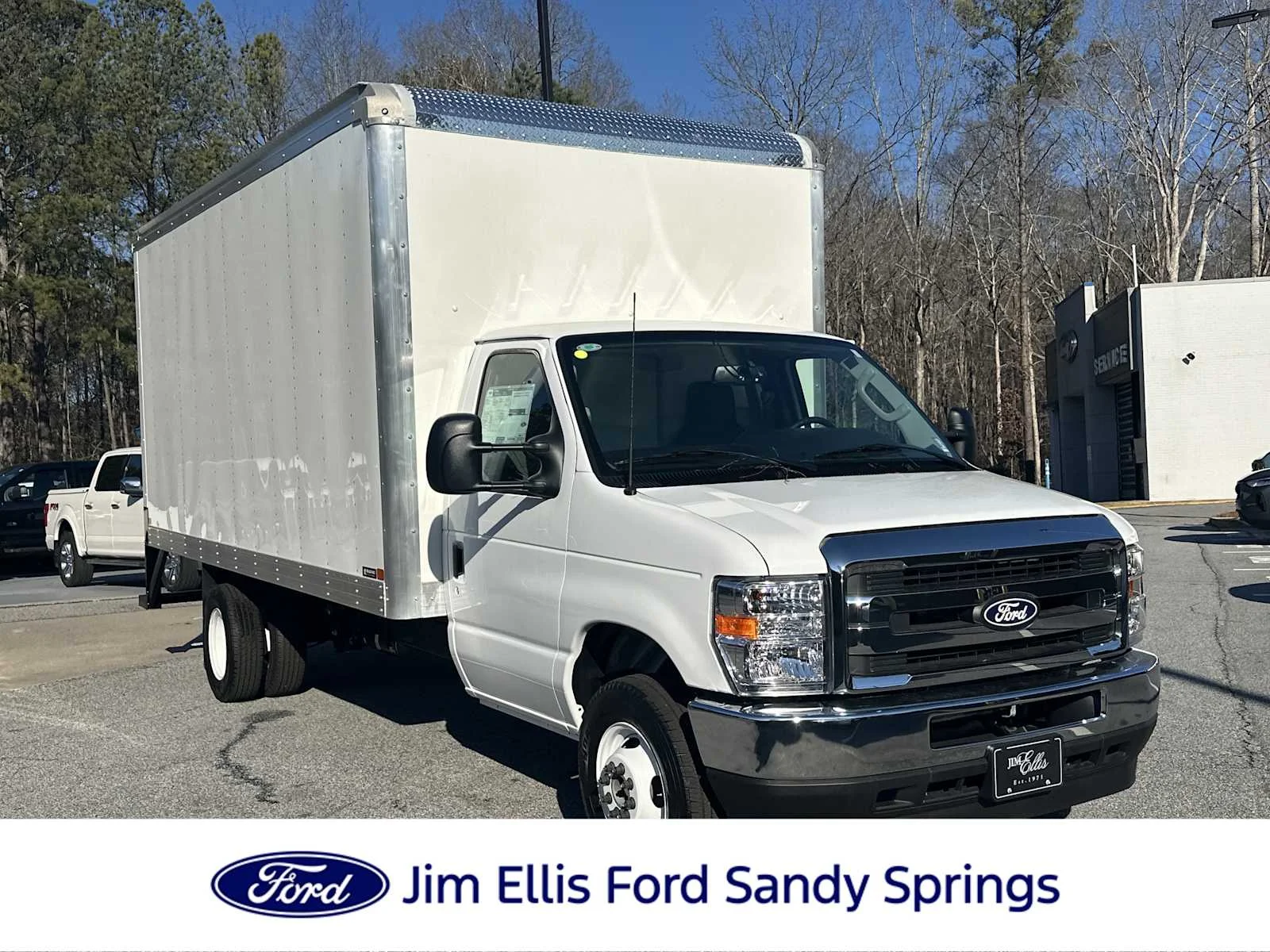 2026 Ford E-Series DRW E-450 Super Duty 176 in WB's photo