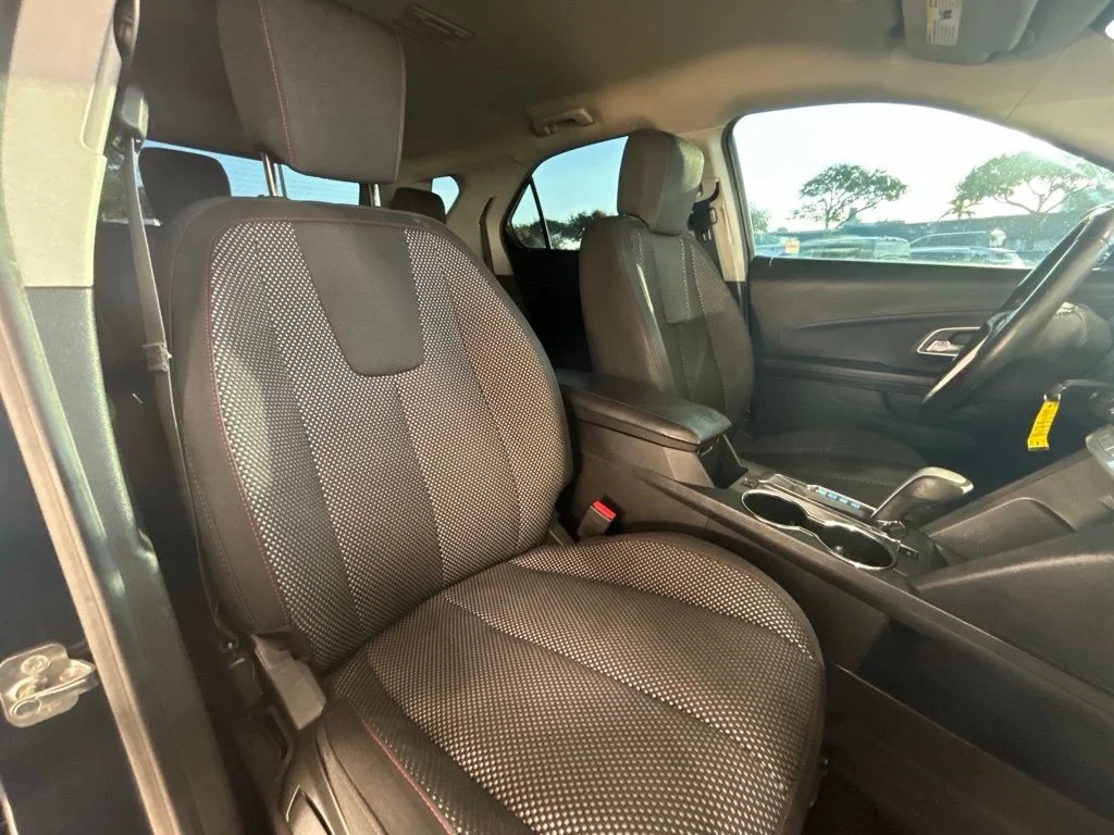 Used 2015 Blue Velvet Metallic Chevrolet LT image 24