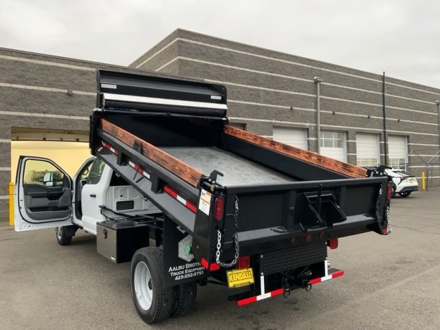 2024 Ford F-550 Super Duty Chassis Cab XL - Photo 9