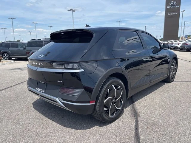 Used 2023 Abyss Black Hyundai SEL image 6
