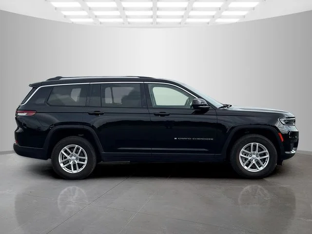 Certified Used 2022 Black Jeep Laredo image 8