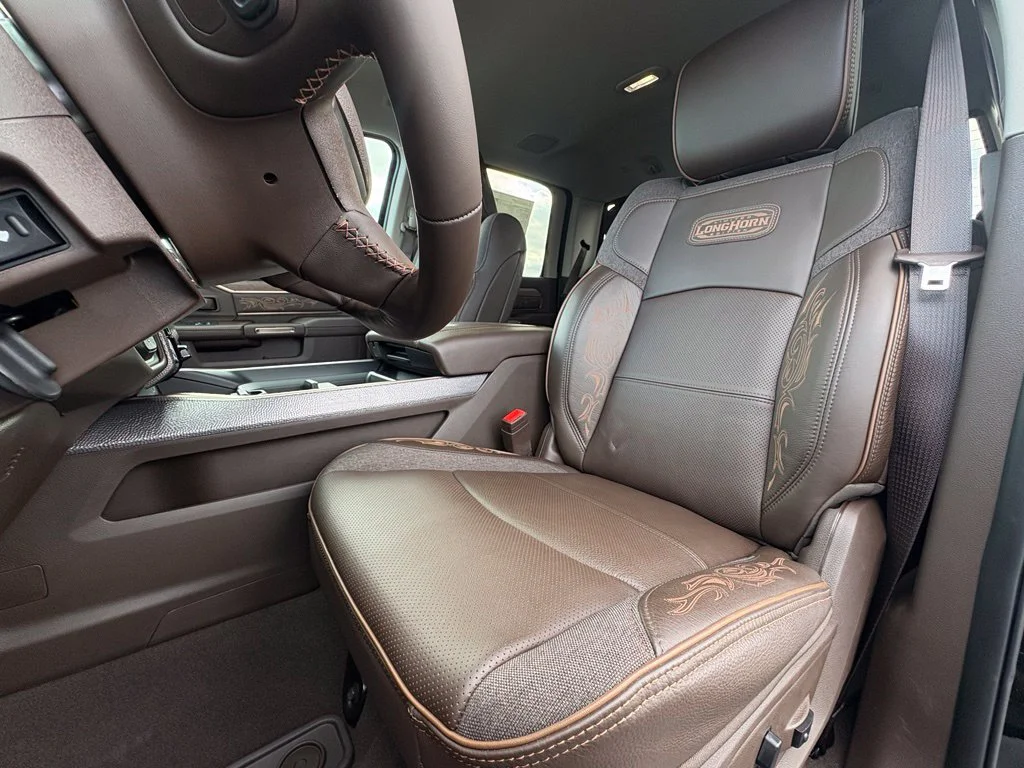 New 2026 Diamond Black Crystal Pearl-Coat Exterior Paint RAM Limited image 12