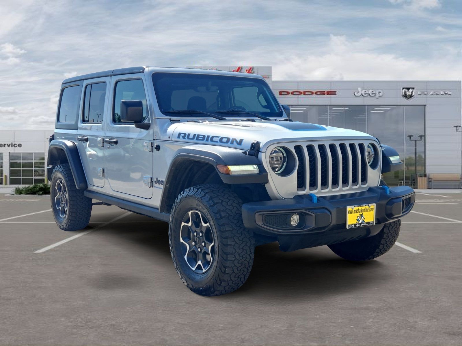 Used 2023 Silver Jeep Rubicon 4xe image 7