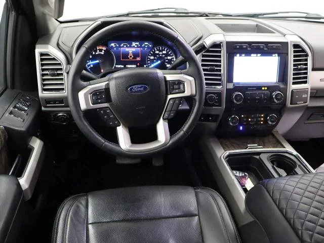 Used 2017 White Platinum Tri-Coat Metallic Ford Lariat Crew Cab image 19
