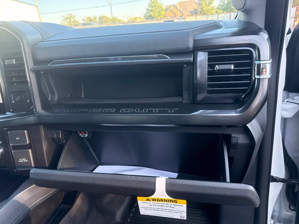 New 2027 White Ford Lariat image 42