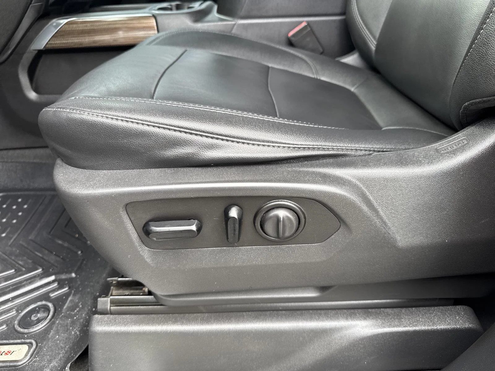 Used 2021 BLACK Chevrolet LT Trail Boss image 12