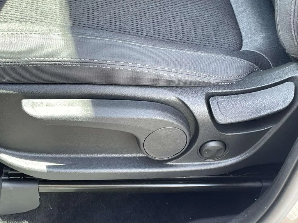 Used 2019 Brown Hyundai SE image 16