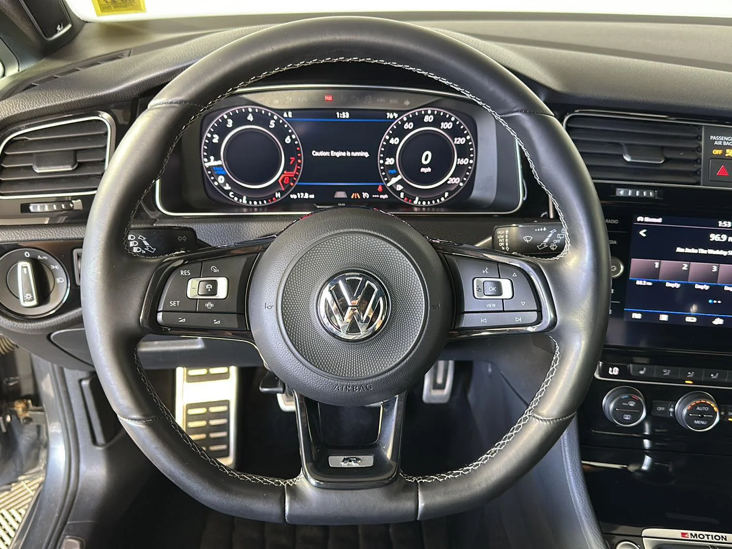 Used 2019 Indium Gray Metallic Volkswagen 4Motion image 11
