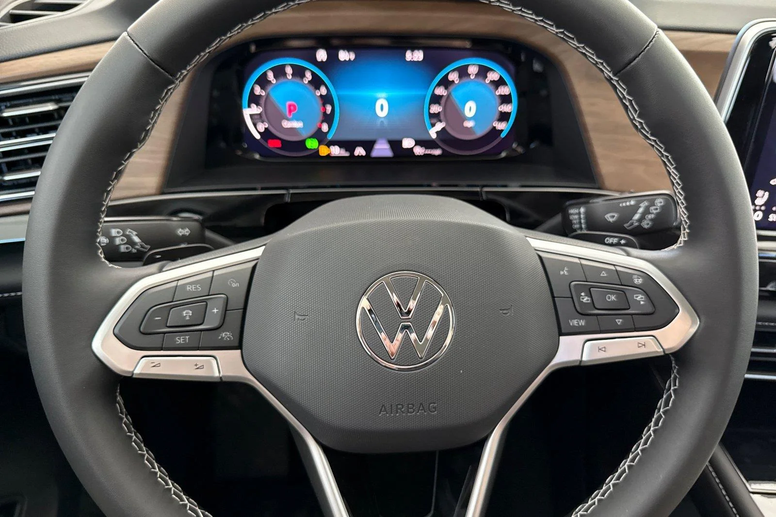 New 2026 Mountain Lake Blue Metallic Volkswagen 2.0T SE w/Technology image 24