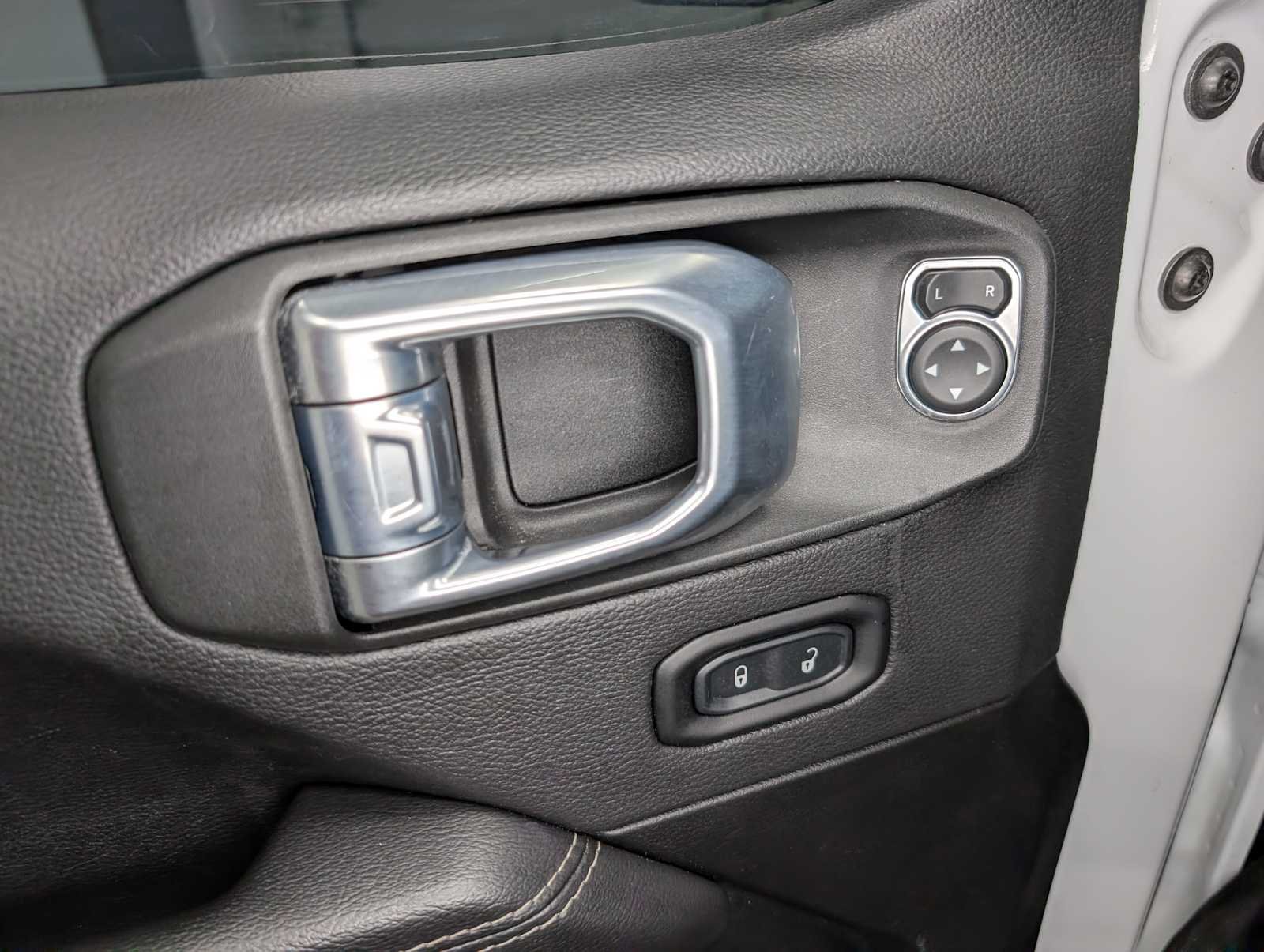 2022 Jeep Wrangler Unlimited Sahara - Photo 38