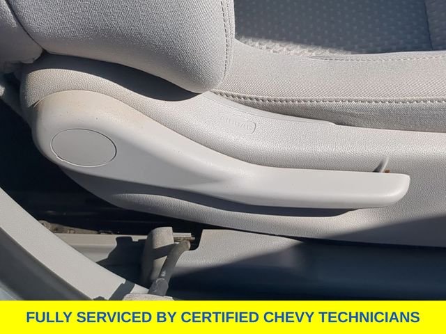 Used 2023 White GMC SLE image 47
