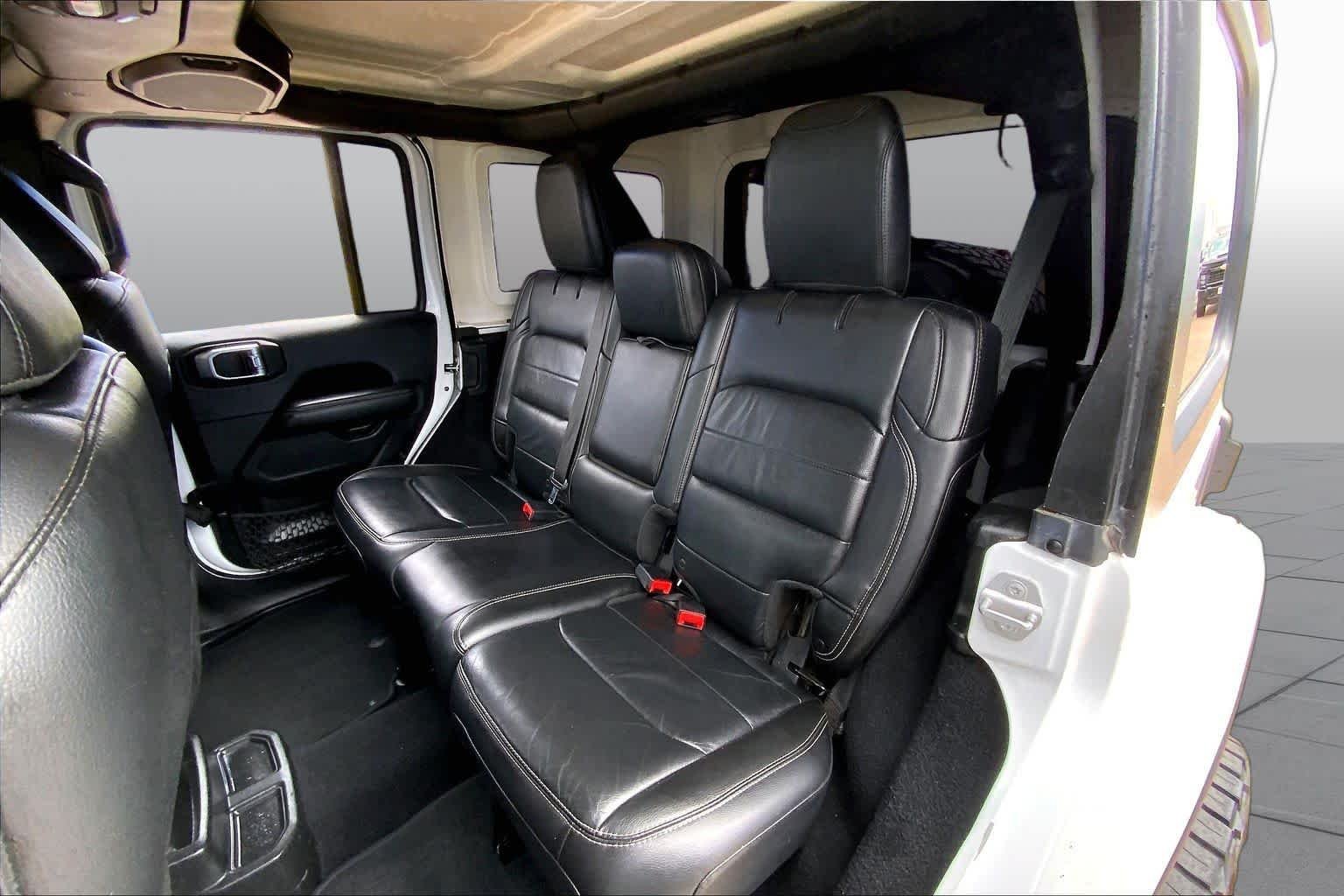 Used 2018 Bright White Clearcoat Jeep Sahara image 21