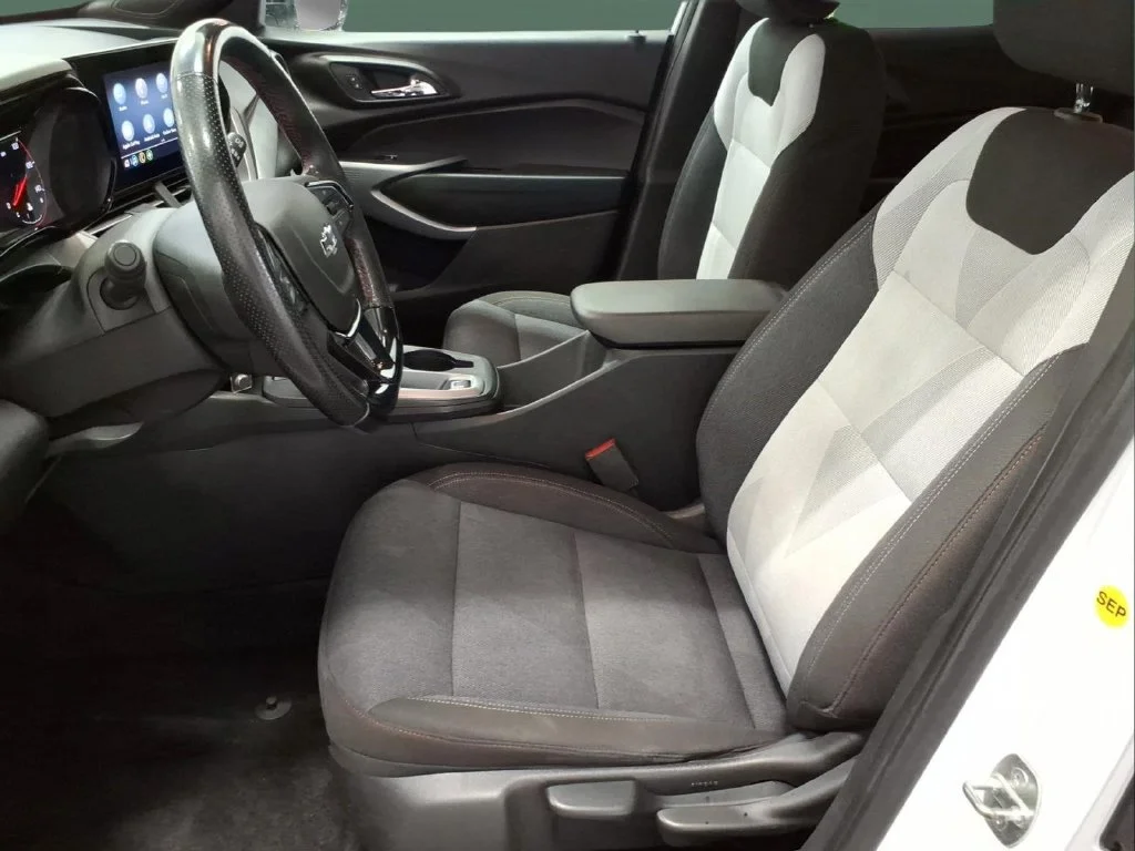 Certified Used 2024 Summit White Chevrolet 1RS image 8