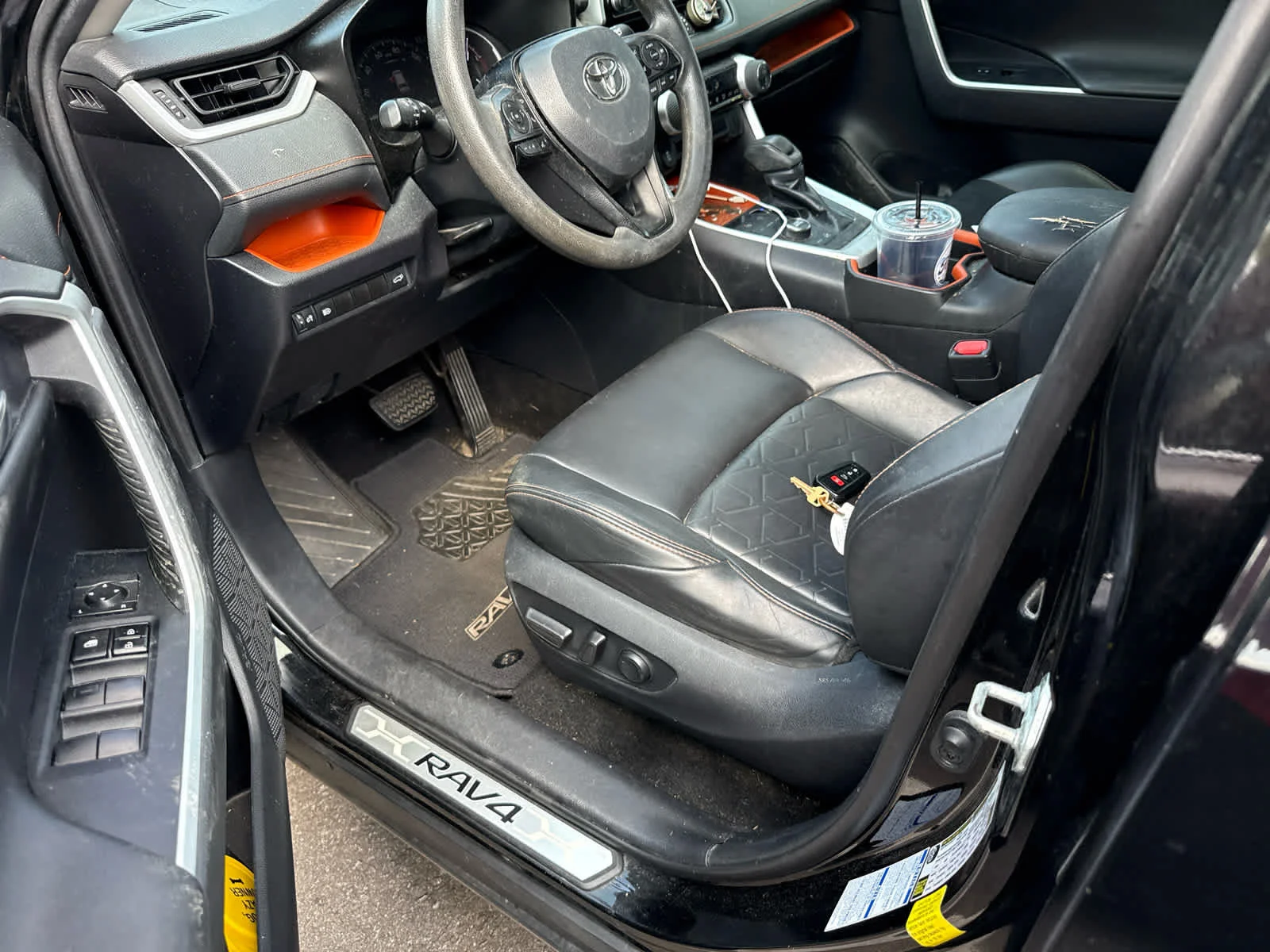Used 2019 Midnight Black/Ice Edge Roof Toyota Adventure image 8