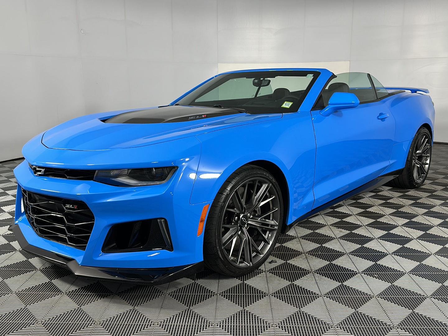 Used 2023 Rapid Blue Chevrolet ZL1 image 4