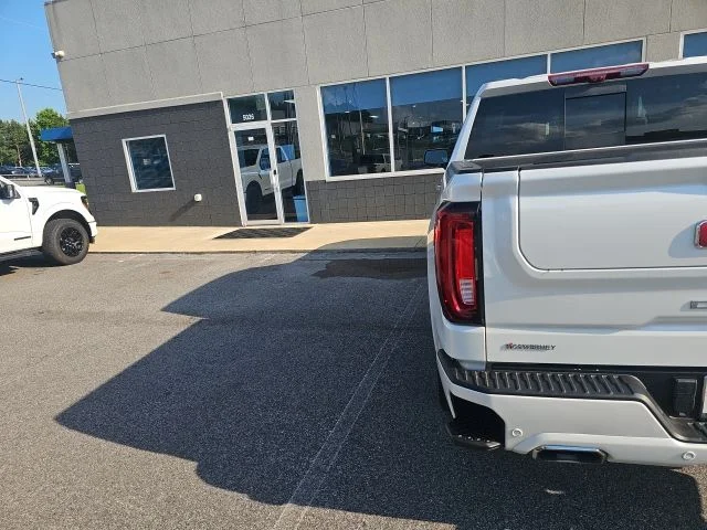 Used 2025 White GMC Denali image 5