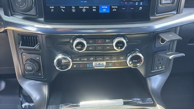 Used 2025 White Ford Lariat image 25