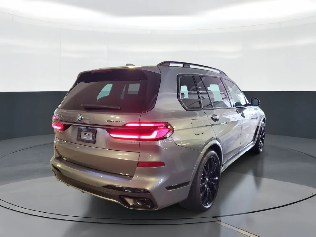 New 2027 Skyscraper Grey Metallic BMW xDrive40i image 3