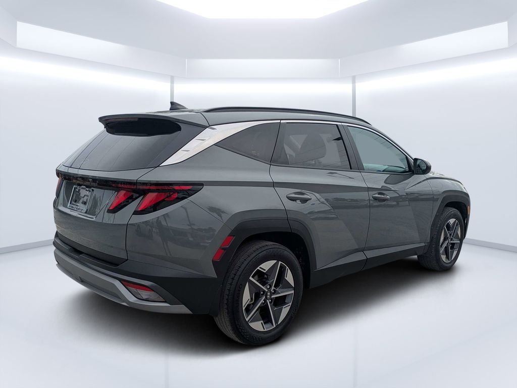 Used 2025 Gray Hyundai SEL image 3