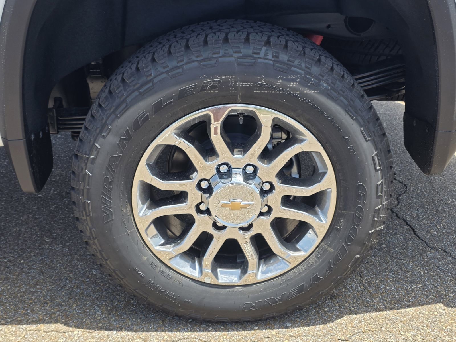 New 2026 Summit White Chevrolet LTZ image 25