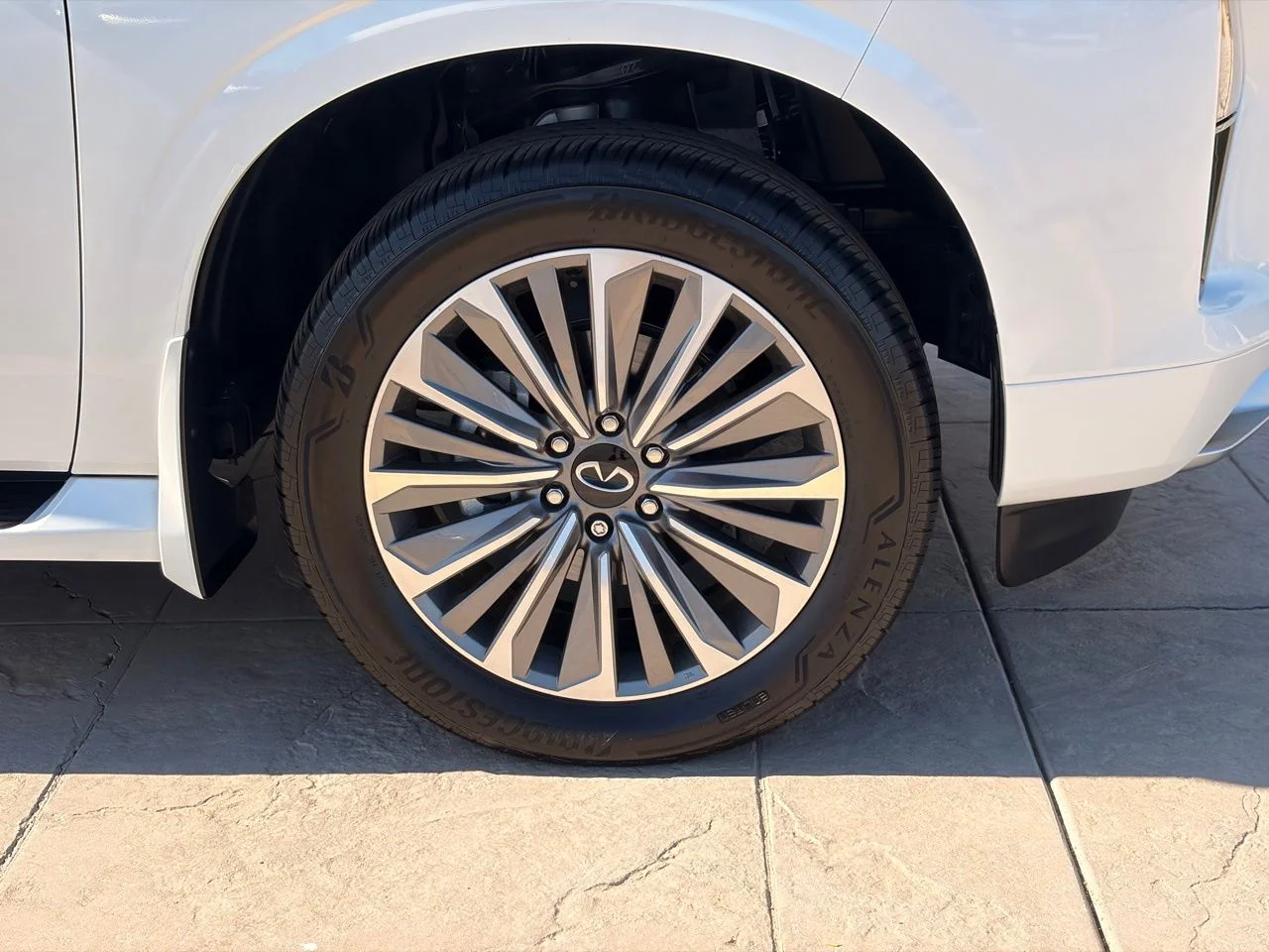 Certified Used 2026 RADIANT WHITE INFINITI Luxe 4WD image 9