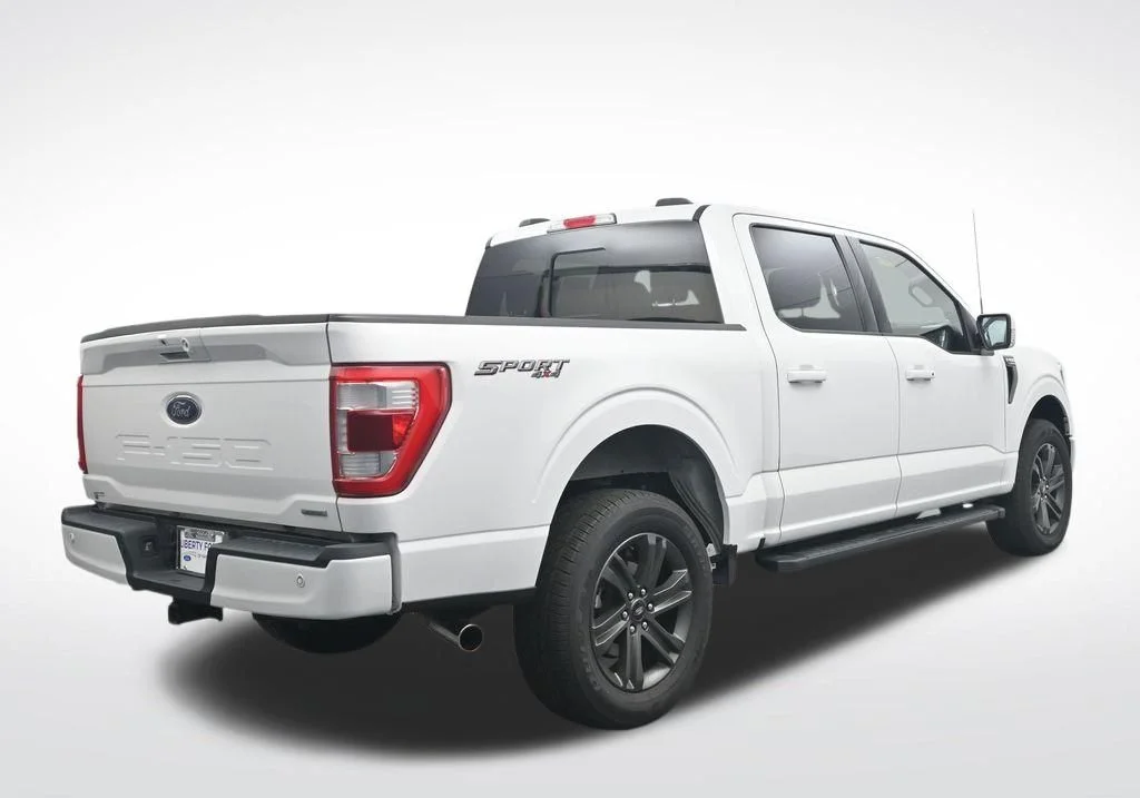 Certified Used 2023 Oxford White Ford Lariat image 6