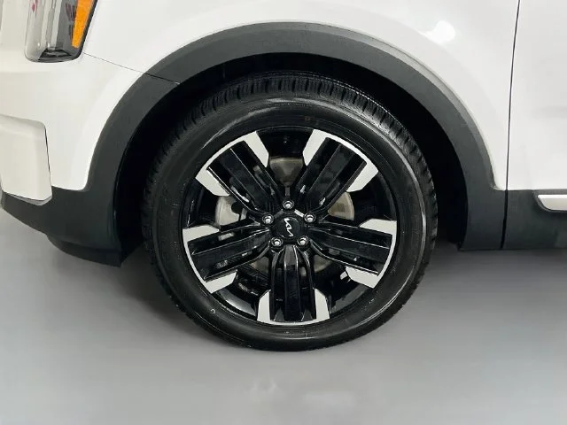 Used 2023 White Kia SX-Prestige image 11