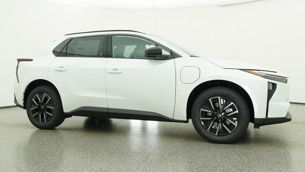 New 2026 Wind Chill Pearl Toyota XLE image 11