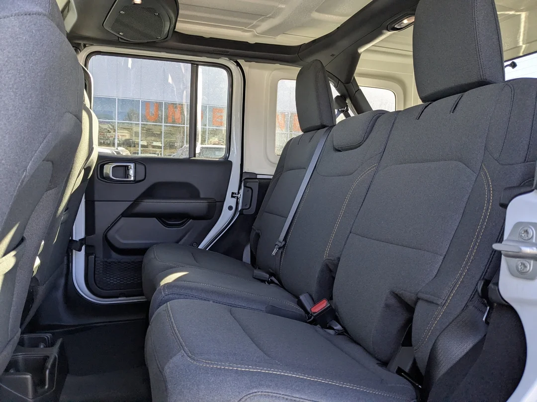 New 2026 White Jeep Sahara - - 4x4 - 12.3 inch display - Blind Spot Mon - Body Color 3 Piece HT - & More! image 24