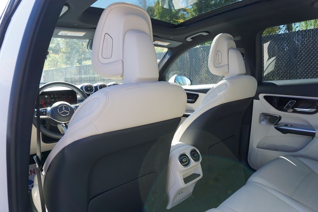 Used 2026 Polar White Mercedes-Benz GLC 300 image 47