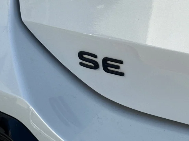 Used 2026  Volkswagen SE R-Line Black image 8