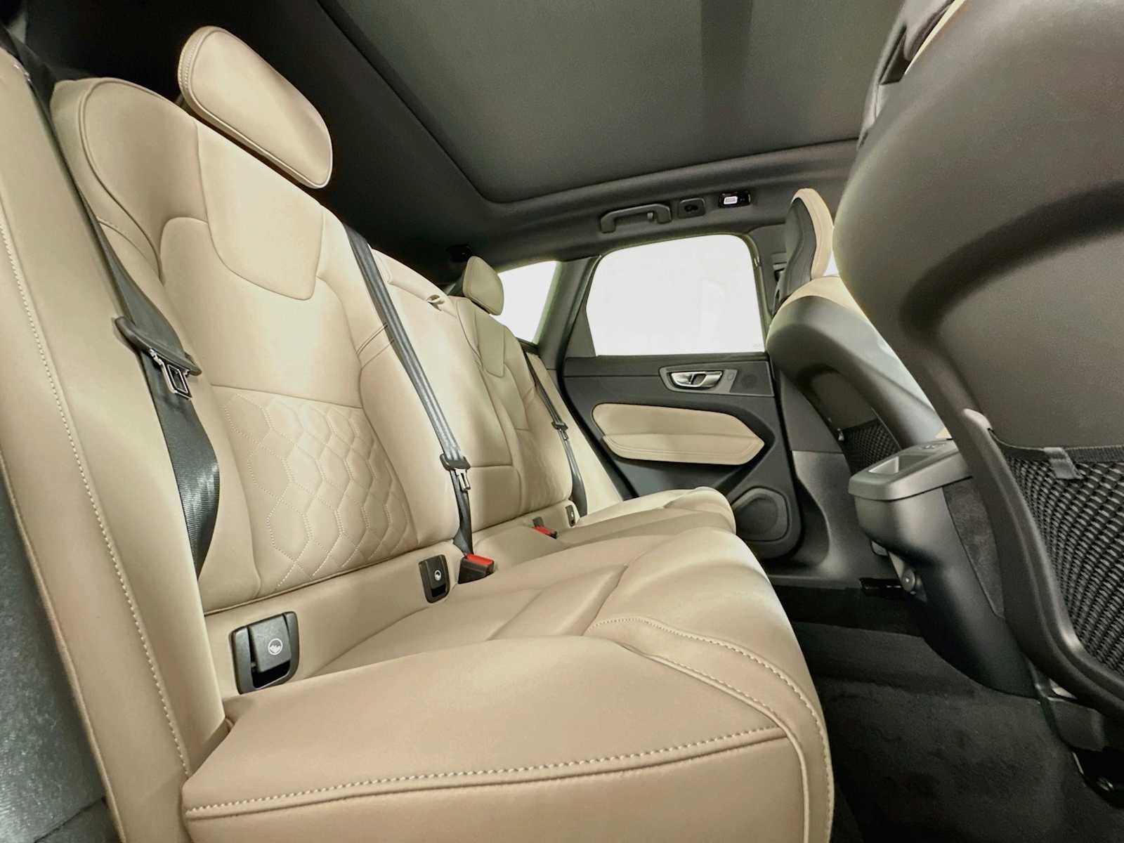 New 2026 Crystal White Volvo Plus image 24