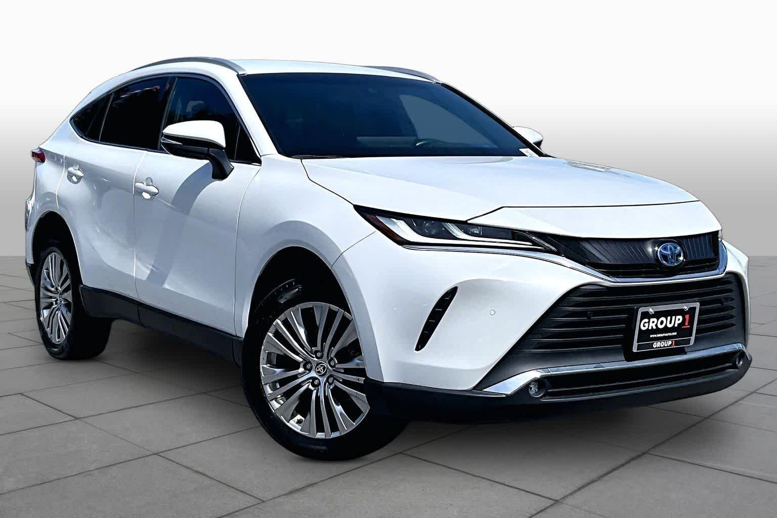 Used 2023 Wind Chill Pearl Toyota XLE image 3
