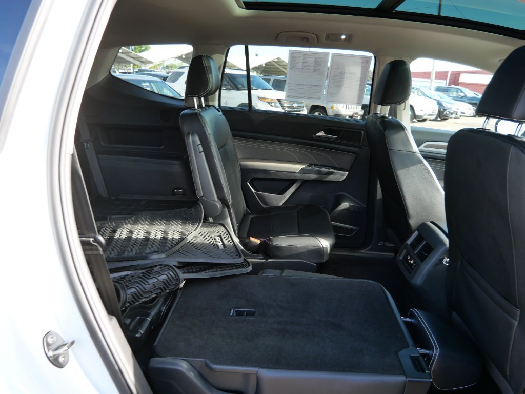 Certified Used 2021 White Volkswagen SEL image 14