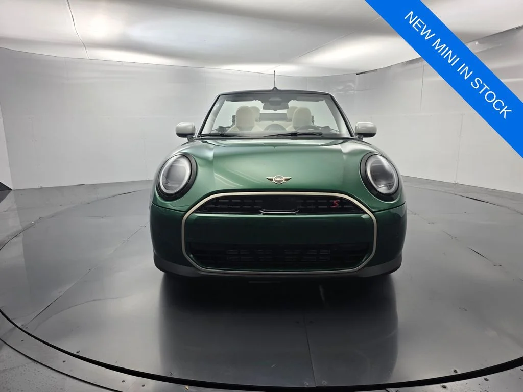 New 2026 Green MINI Signature Plus image 2