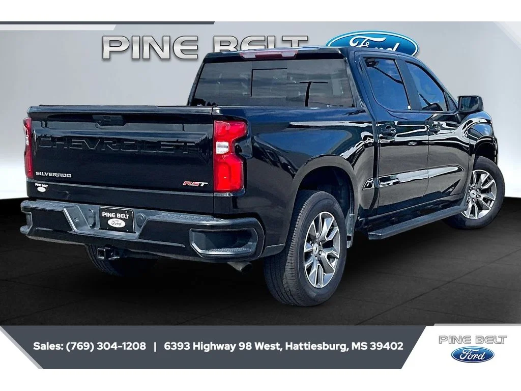 Used 2021 BLACK Chevrolet RST image 11