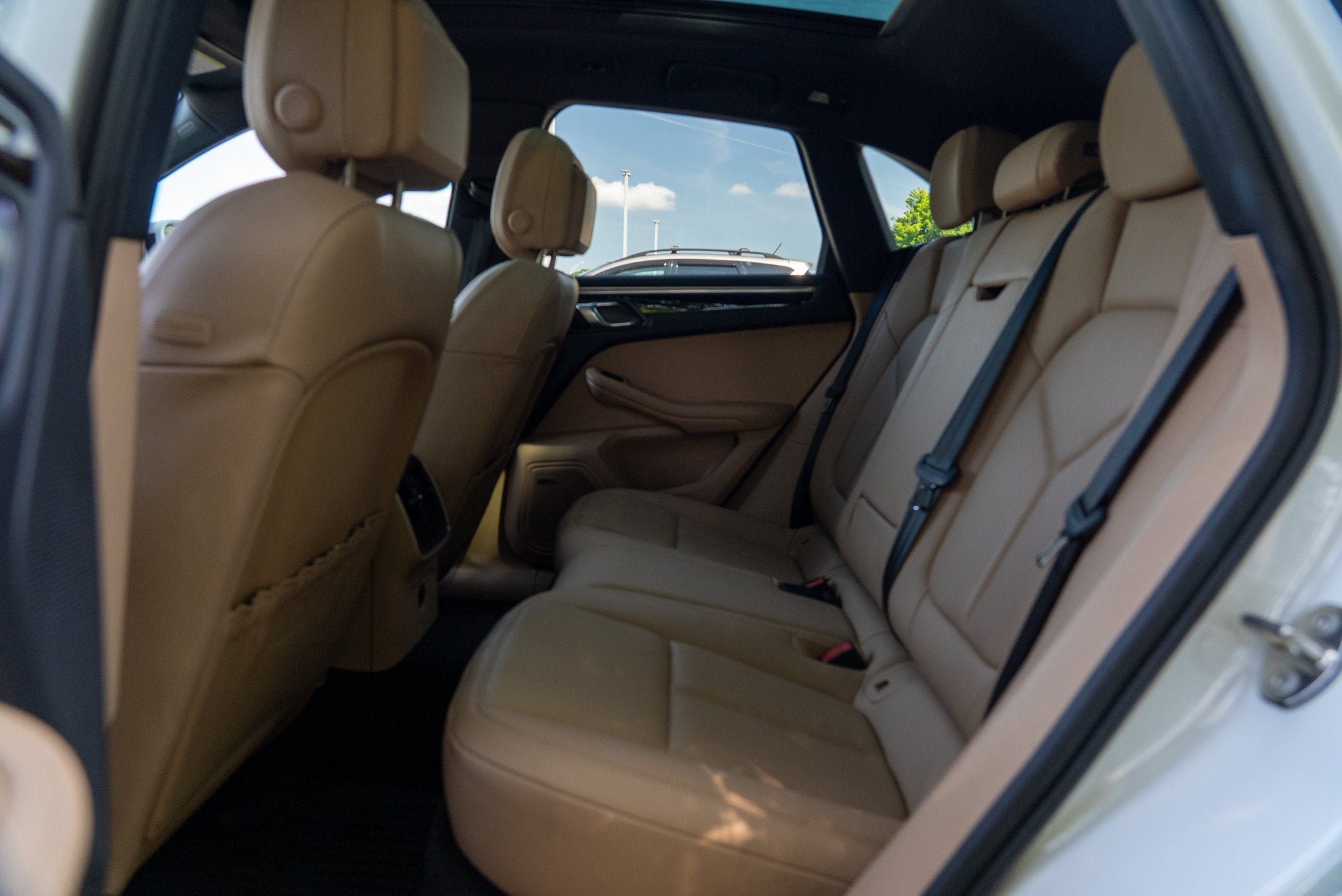Used 2021 White Porsche  image 39