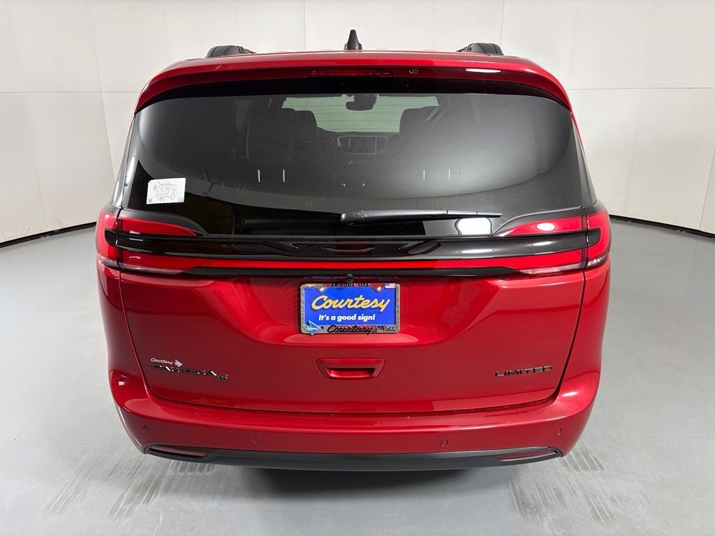 New 2027 Red Hot Pearl-Coat Paint Chrysler Limited image 7