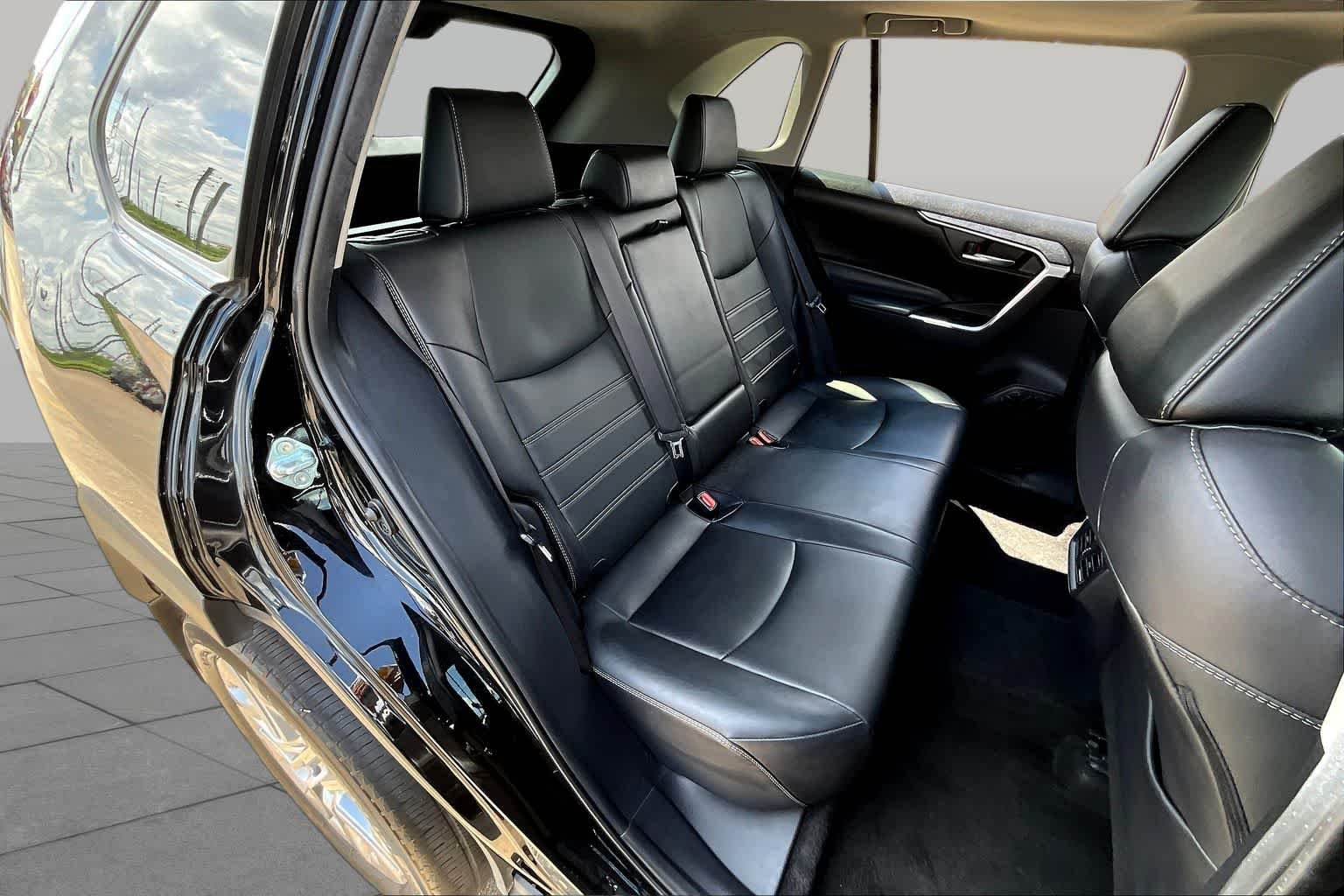 Used 2024 Midnight Black Metallic Toyota XLE Premium image 21