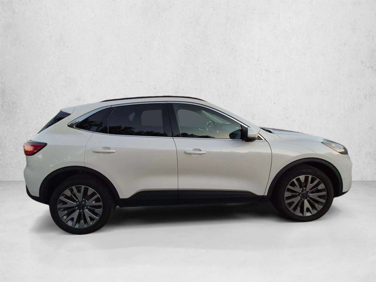 Used 2020 Star White Metallic Tri-Coat Ford Titanium image 4