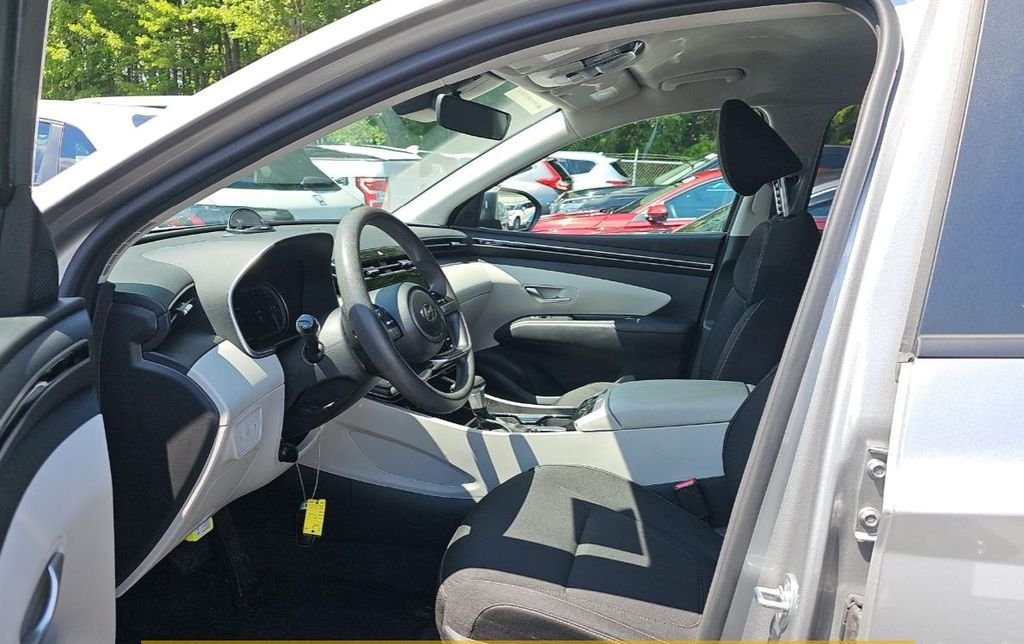 Used 2024 Silver Hyundai SEL image 5